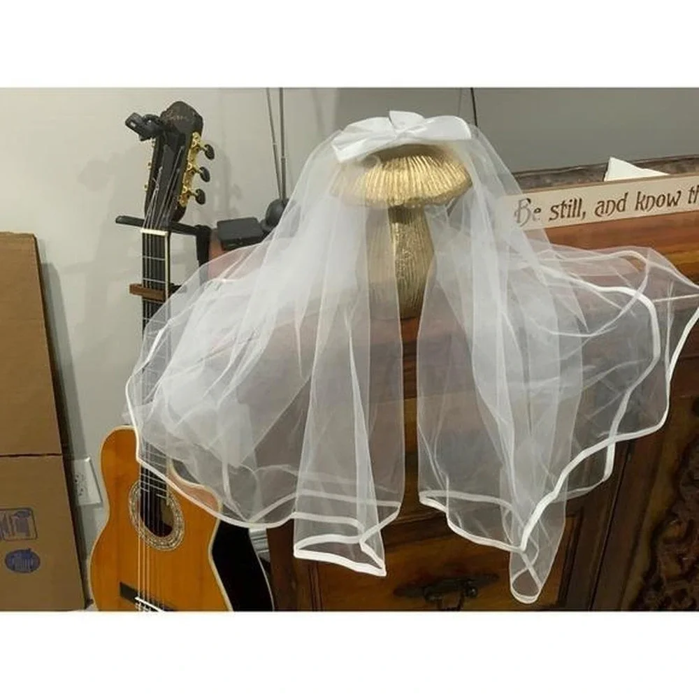 White Tulle Two Tier Bridal Veil with Satin Ribbon Bow and Edge Trim 22in